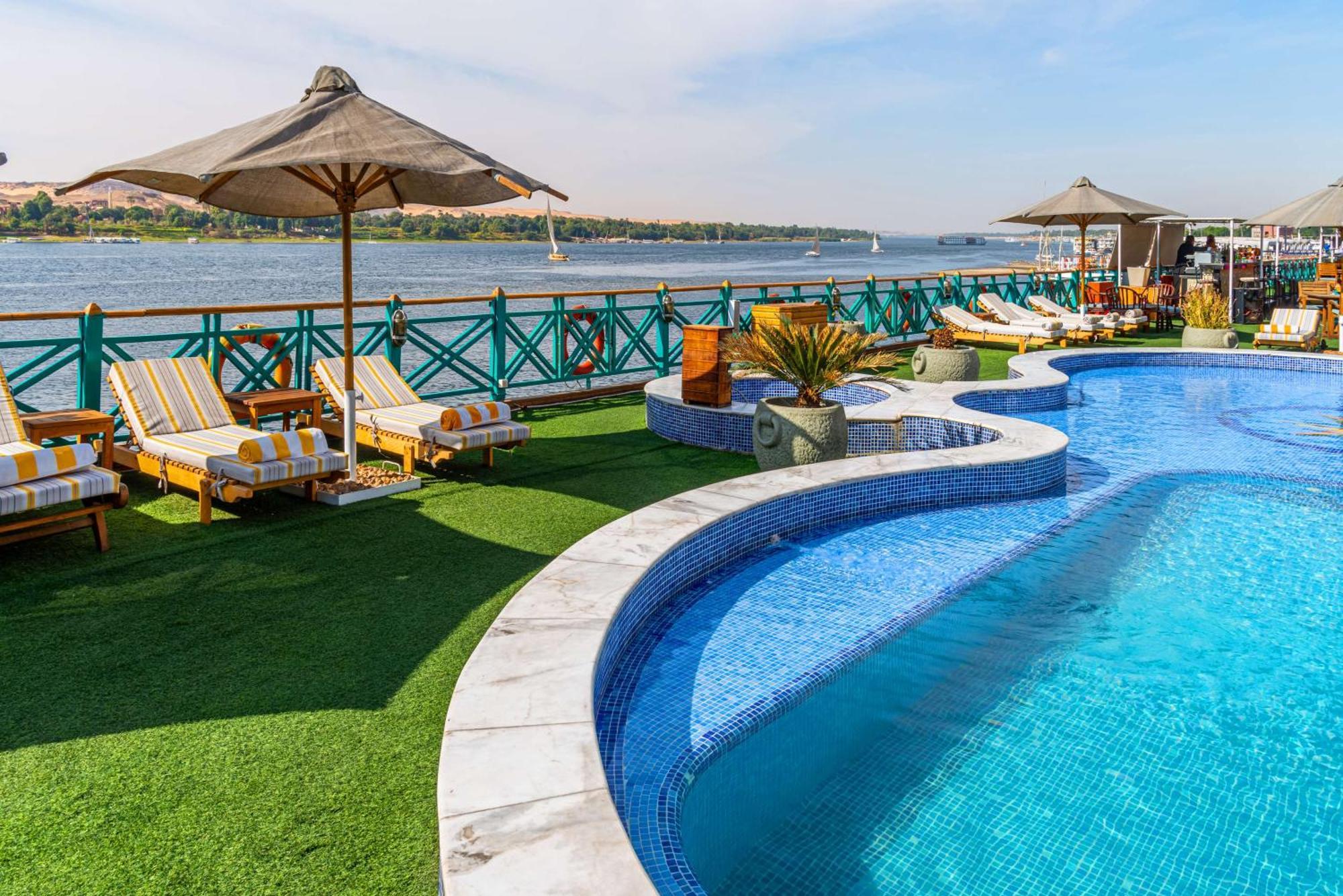 Готель Sonesta Moon Goddess Cruise - From Aswan To Luxor - 03 & 07 Nights Every Friday Екстер'єр фото