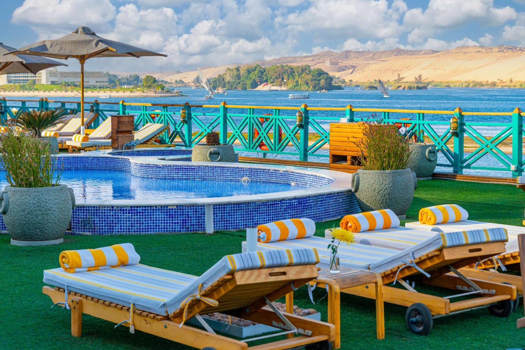 Готель Sonesta Moon Goddess Cruise - From Aswan To Luxor - 03 & 07 Nights Every Friday Екстер'єр фото